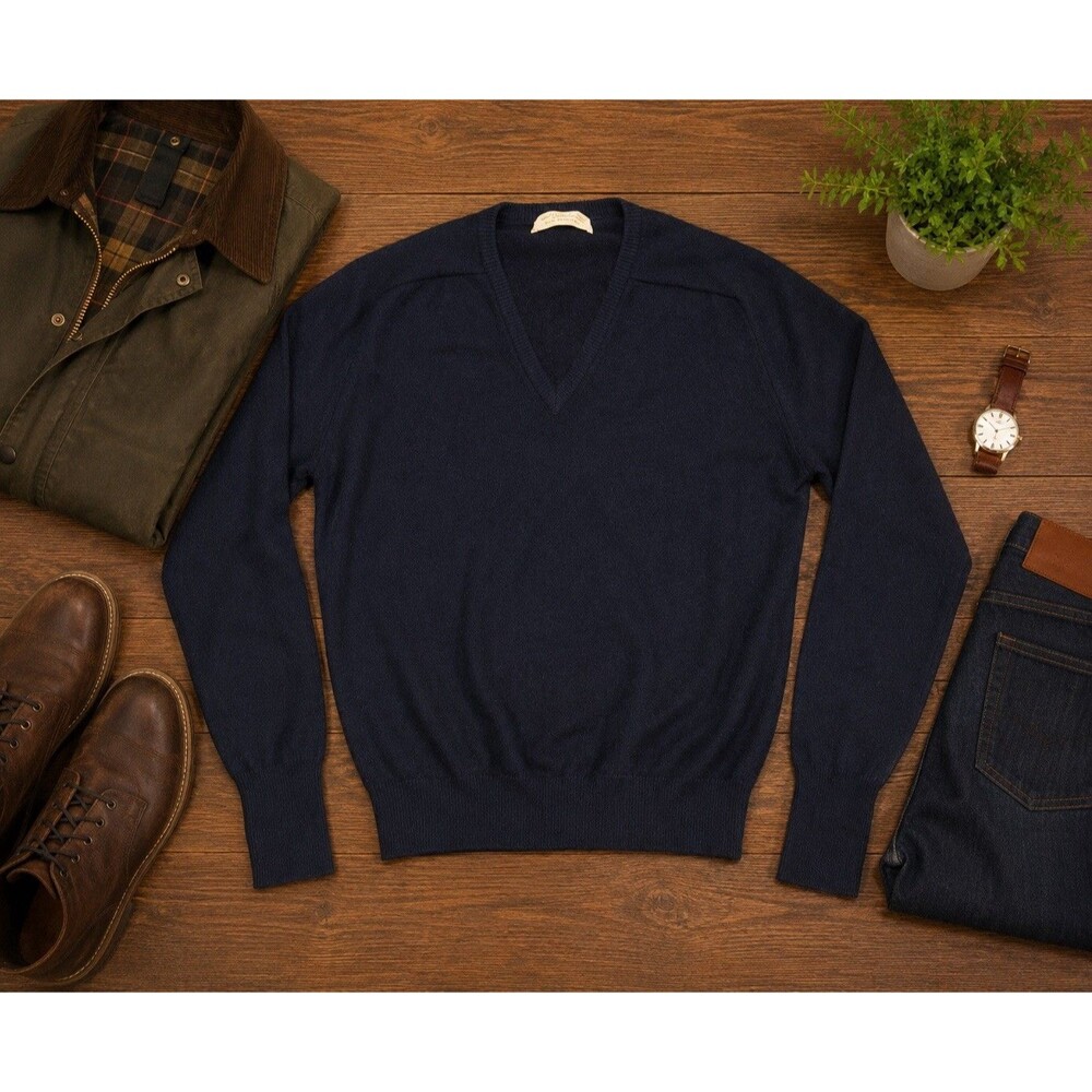 Norm Thompson 100% Cashmere Knit V-Neck Sweater Mens Blue 44 Large Shirt Pullove